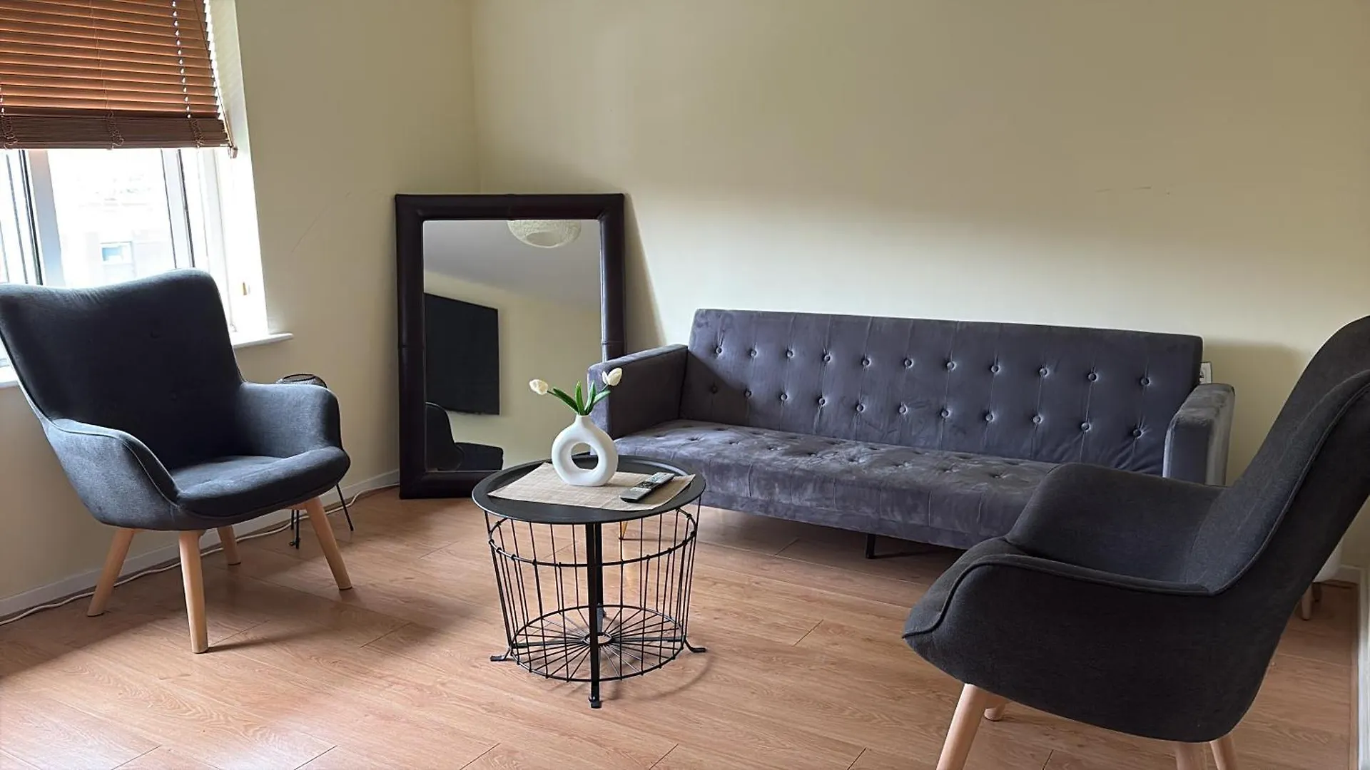 Apartment Misk Homes Uxbridge
