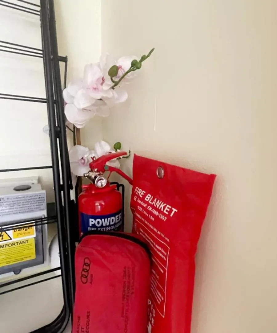 Misk Homes Uxbridge Apartment